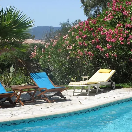 Villa With Lovely Views Frejus